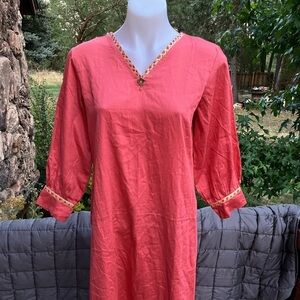 Pink silk kaftan with gold thread and bead os